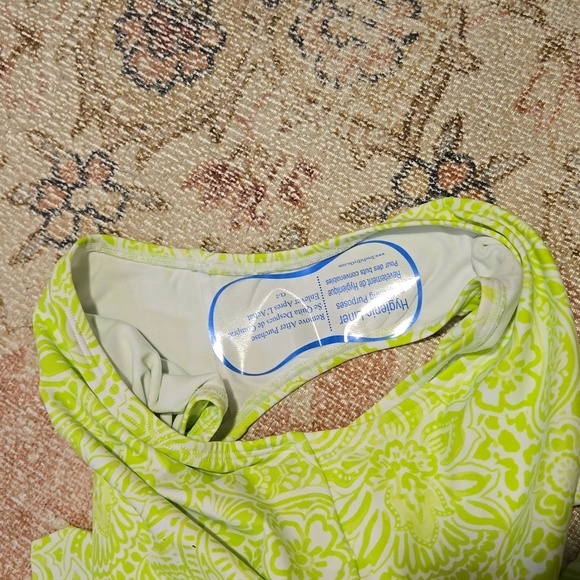 Ellen Tracy Lime Green Halter Neck Moderate Coverage Swimsuit Size 6 - Picture 6 of 10